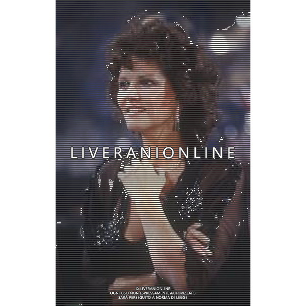 RETROSPETTIVA CLAUDIA CARDINALE ATTRICE NELLA FOTO OSPITE DELLA TRASMISSIONE BLITZ - MILANO ANNI \'80 AG ALDO LIVERANI SAS