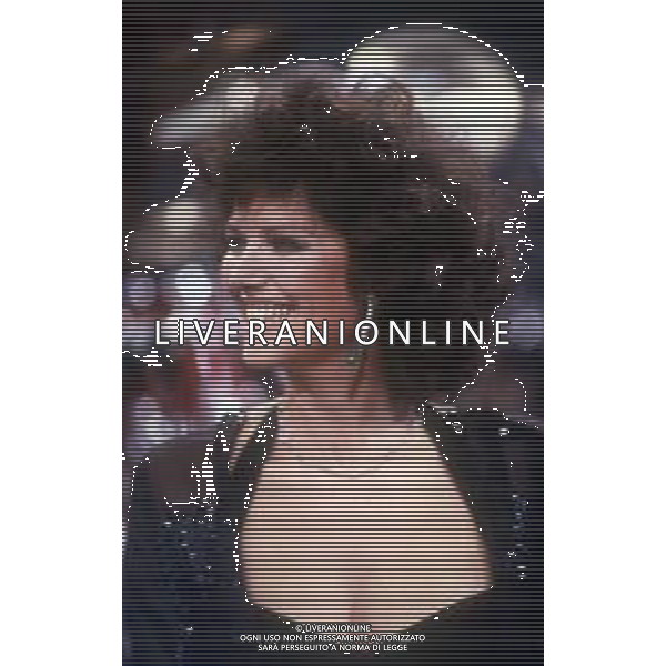 RETROSPETTIVA CLAUDIA CARDINALE ATTRICE NELLA FOTO OSPITE DELLA TRASMISSIONE BLITZ - MILANO ANNI \'80 AG ALDO LIVERANI SAS