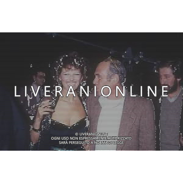 RETROSPETTIVA CLAUDIA CARDINALE ATTRICE NELLA FOTO CON IL MARITO PASQUALE SQUITIERI OSPITE DELLA TRASMISSIONE BLITZ - MILANO ANNI \'80 AG ALDO LIVERANI SAS