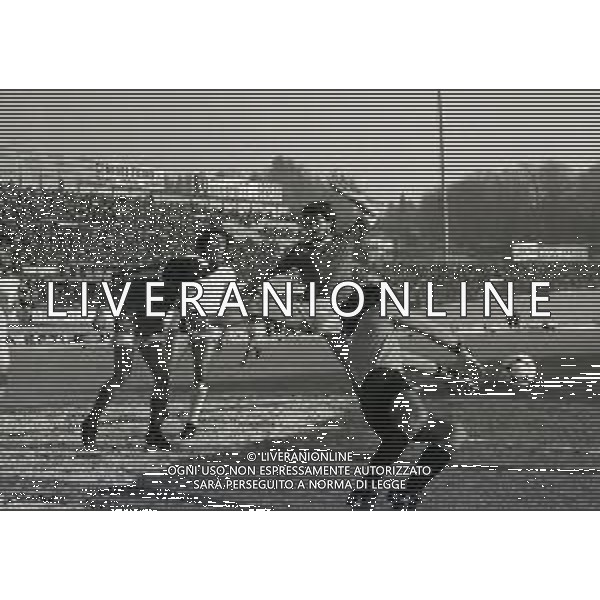 08-02-1981 VARESE-CAMPIONATO DI CALCIO SERIE B VARESE-FOGGIA 0-0 NELLA FOTO AZIONE DI GIOCO AG ALDO LIVERANI SAS