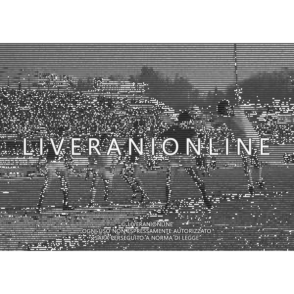08-02-1981 VARESE-CAMPIONATO DI CALCIO SERIE B VARESE-FOGGIA 0-0 NELLA FOTO AZIONE DI GIOCO AG ALDO LIVERANI SAS