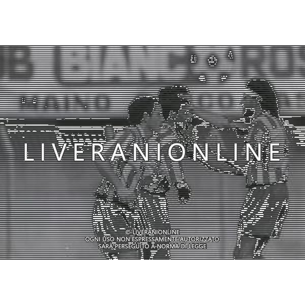 23-08-1992 VICENZA- 1 TURNO DI COPPA ITALIA VICENZA-VERONA 0-4 NELLA FOTO ABBRACCI GIOCATORI VERONA AG ALDO LIVERANI SAS