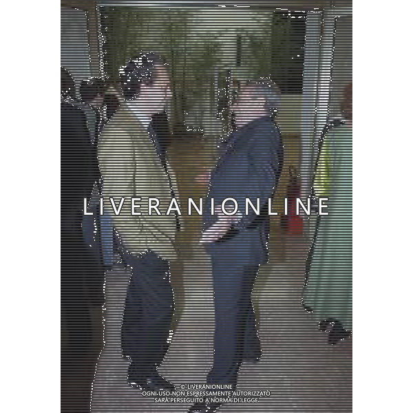 RETROSPETTIVA CANDIDO CANNAVO\' GIORNALISTA SCRITTORE E DIRETTORE DELLA GAZZETTA DELLO SPORT NELLA FOTO CANDIDO CANNAVO\' A MILANO PRESENZIA ALLA MOSTRA BENEFICA INTER POLAROID IL 23-03-2000 AG ALDO LIVERANI SAS  