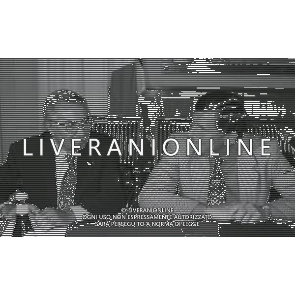 RETROSPETTIVA CANDIDO CANNAVO\' GIORNALISTA SCRITTORE E DIRETTORE DELLA GAZZETTA DELLO SPORT NELLA FOTO CANDIDO CANNAVO\' NELL\'ANNO 1996 ALL\'ARENA DI MILANO CON IL GENERALE GIANNI GOLA AG ALDO LIVERANI SAS  