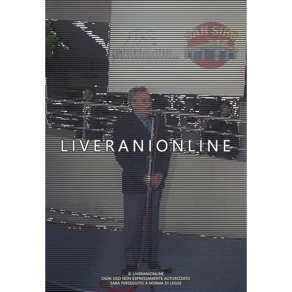 RETROSPETTIVA CANDIDO CANNAVO\' GIORNALISTA SCRITTORE E DIRETTORE DELLA GAZZETTA DELLO SPORT NELLA FOTO CANDIDO CANNAVO\' ALL\'INAUGURAZIONE MOSTRA INTER E MILAN NELL\'ANNO 1996 ALLO STADIO MEAZZA DI MILANO AG ALDO LIVERANI SAS  
