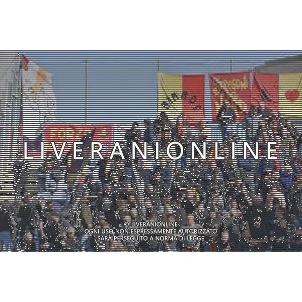 11-2-2023. Cagliari Calcio-Benevento Calcio, 24° giornata serie BKT 2022/2023, stadio Unipol Domus Cagliari. Foto Salvatore Moi/Aldo Liverani s.a.s. Nella foto: Tifosi del Benevento Calcio in trasferta, nel settore ospiti dello stadio Unipol Domus di Cagliari. ©MOI / AGENZIA ALDO LIVERANI SAS