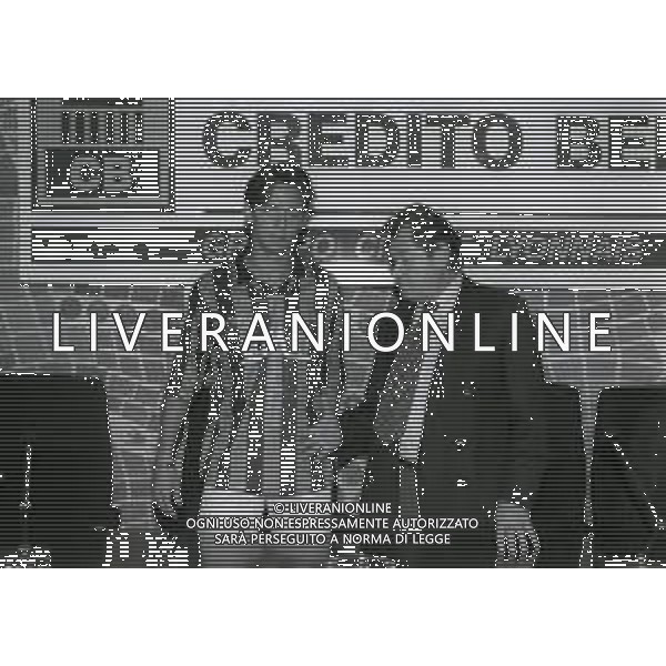 1996 BERGAMO PRESENTAZIONE DEL NUOVO ACQUISTO DELL\'ATALANTA CALCIO FILIPPO INZAGHI NELLA FOTO FILIPPO INZAGHI CON IL PRESIDENTE IVAN RUGGERI NELL\'ANNO 1996 DURANTE LA PRESENTAZIONE AG ALDO LIVERANI SAS