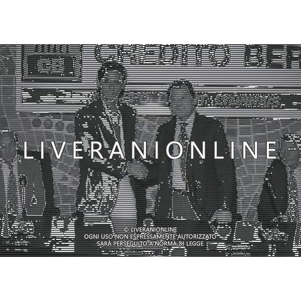 1996 BERGAMO PRESENTAZIONE DEL NUOVO ACQUISTO DELL\'ATALANTA CALCIO FILIPPO INZAGHI NELLA FOTO FILIPPO INZAGHI CON IL PRESIDENTE IVAN RUGGERI NELL\'ANNO 1996 DURANTE LA PRESENTAZIONE AG ALDO LIVERANI SAS