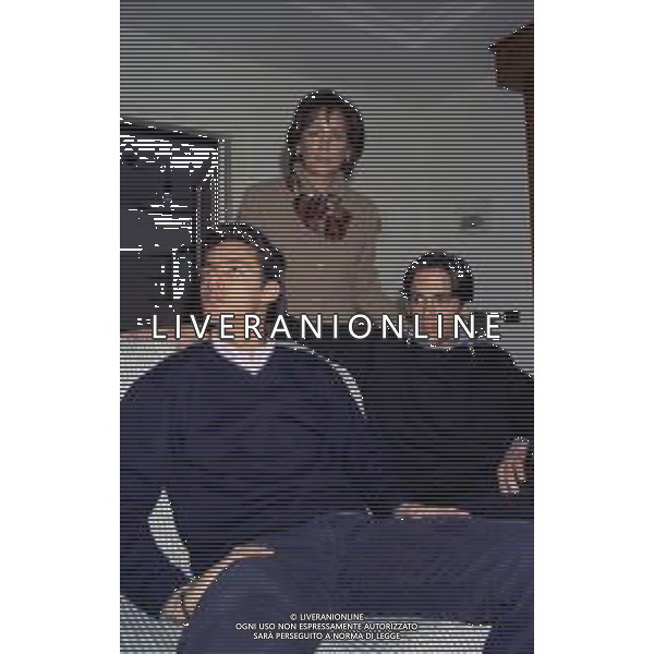 NEG-RETROSPETTIVA FILIPPO INZAGHI E SIMONE INZAGHI CALCIATORI NELLA FOTO FILIPPO INZAGHI CON IL FRATELLO SIMONE E I GENITORI IN CASA 16-12-1996 AG ALDO LIVERANI SAS