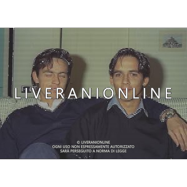RETROSPETTIVA FILIPPO INZAGHI E SIMONE INZAGHI CALCIATORI NELLA FOTO FILIPPO INZAGHI CON IL FRATELLO SIMONE E I GENITORI IN CASA 16-12-1996 AG ALDO LIVERANI SAS