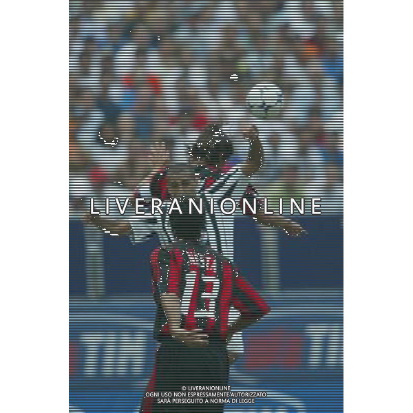 New York (Usa) 03/08/2003 Milan-Juventus Supercoppa Italiana Nella foto Trezeguet in contrasto* Ph Bagnai/Agenzia Aldo Liverani