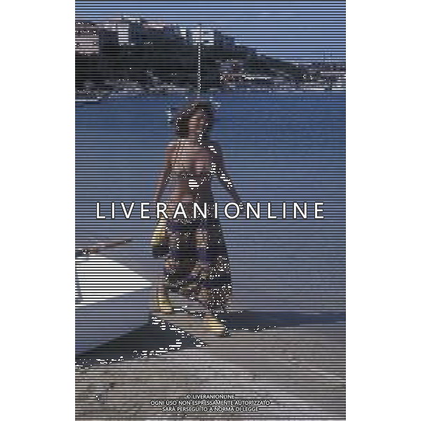 ARCHIVIO GIOVANNI LIVERANI RETROSPETTIVA CLAUDIA CARDINALE ATTRICE NELLA FOTO IN VACANZA IN SARDEGNA NELL\'ANNO 1975 FOTO ATTILIO ROGNONI / AG ALDO LIVERANI SAS
