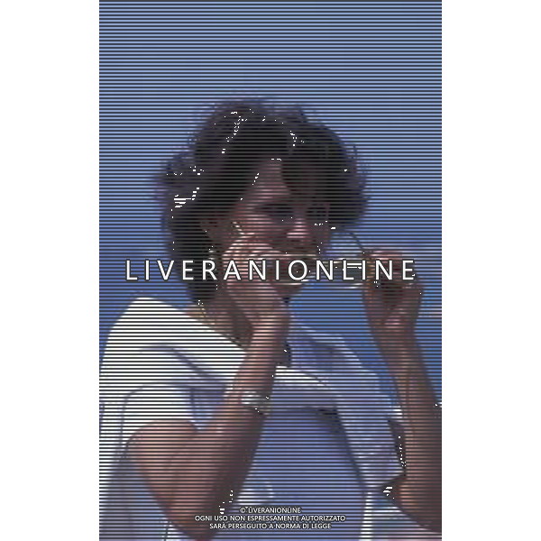 ARCHIVIO GIOVANNI LIVERANI RETROSPETTIVA CLAUDIA CARDINALE ATTRICE NELLA FOTO AL CANNES NELL\'ANNO 1982 AG ALDO LIVERANI SAS
