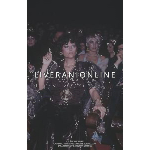 ARCHIVIO GIOVANNI LIVERANI RETROSPETTIVA CLAUDIA CARDINALE ATTRICE NELLA FOTO CON NADIA CASSINI AL PREMIO RODOLFO VALENTINO NELL\'ANNO 1975 AG ALDO LIVERANI SAS