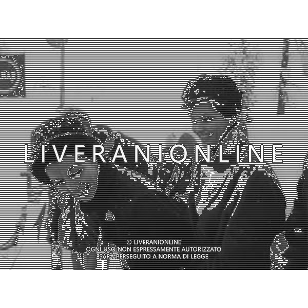 ARCHIVIO GIOVANNI LIVERANI NELLA FOTO CARDINALE CLAUDIA AGENZIA ALDO LIVERANI S A SARCHIVIO GIOVANNI LIVERANI RETROSPETTIVA CLAUDIA CARDINALE ATTRICE NELLA FOTO CON (CAPUCINE) HELEN IRENE LEFEVBRE A CORTINA D\'AMPEZZO NELL\'ANNO 1963 AG ALDO LIVERANI SAS