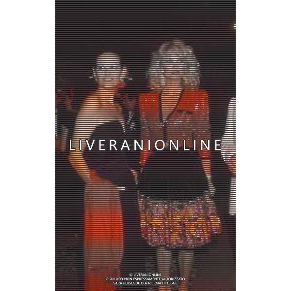 ARCHIVIO ALDO LIVERANI NELLA FOTO CLAUDIA CARDINALE-barbara bouchet AG ALDO LIVERANIARCHIVIO GIOVANNI LIVERANI RETROSPETTIVA CLAUDIA CARDINALE ATTRICE Nella foto ALLA FESTA DELLA MODA NEL 1987 CON BARBARA BOUCHET AG ALDO LIVERANI SAS