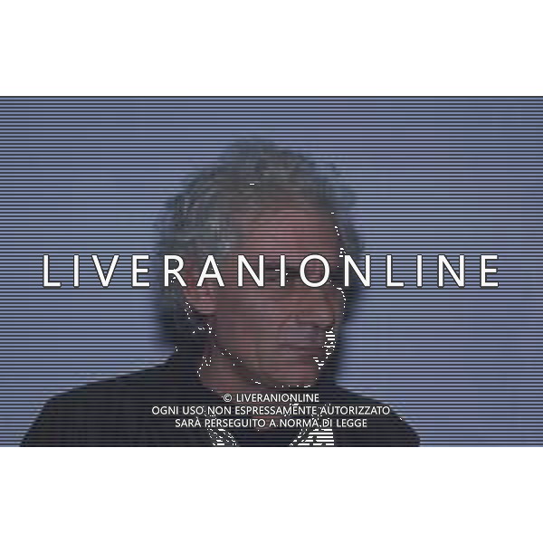 RETROSPETTIVA GIAN MARIA VOLONTE\' ATTORE NELLA FOTO GIAN MARIA VOLONTE\' NELL\'ANNO 1983 A CANNES FOTO ENRICO LIVERANI AG ALDO LIVERANI SAS 
