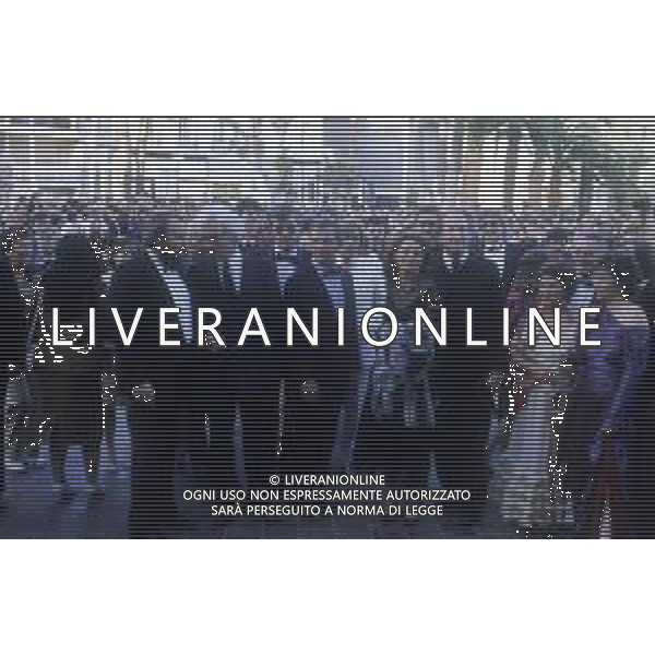 RETROSPETTIVA GIAN MARIA VOLONTE\' ATTORE NELLA FOTO GIAN MARIA VOLONTE\' NELL\'ANNO 1983 A CANNES FOTO ENRICO LIVERANI AG ALDO LIVERANI SAS 