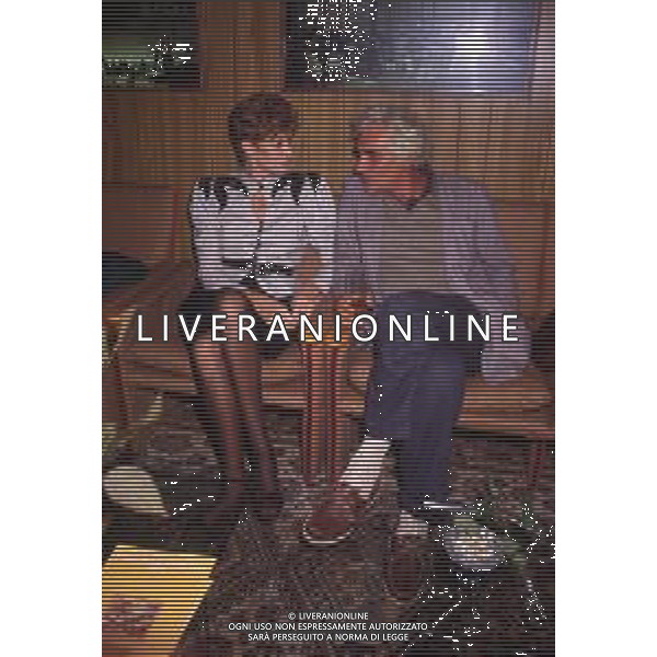 RETROSPETTIVA GIAN MARIA VOLONTE\' ATTORE NELLA FOTO GIAN MARIA VOLONTE\' NELL\'ANNO 1984 A RIMINI CON CARLA GRAVINA AG ALDO LIVERANI SAS 