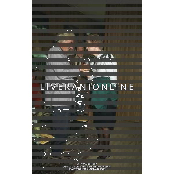 RETROSPETTIVA GIAN MARIA VOLONTE\' ATTORE NELLA FOTO GIAN MARIA VOLONTE\' NELL\'ANNO 1984 A RIMINI CON CARLA GRAVINA AG ALDO LIVERANI SAS  