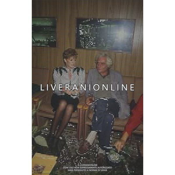 RETROSPETTIVA GIAN MARIA VOLONTE\' ATTORE NELLA FOTO GIAN MARIA VOLONTE\' NELL\'ANNO 1984 A RIMINI CON CARLA GRAVINA AG ALDO LIVERANI SAS  