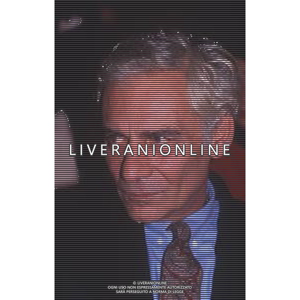RETROSPETTIVA GIAN MARIA VOLONTE\' ATTORE NELLA FOTO GIAN MARIA VOLONTE\' NELL\'ANNO 1984 A VENEZIA  AG ALDO LIVERANI SAS  