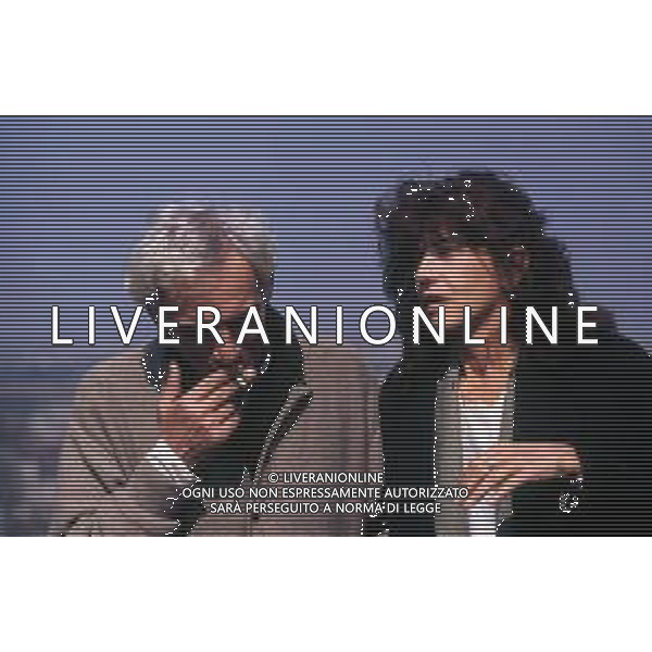 RETROSPETTIVA GIAN MARIA VOLONTE\' ATTORE NELLA FOTO GIAN MARIA VOLONTE \' A MILANO NELL\'ANNO 1990 TERRAZZA MARTINI CON ANGELICA IPPOLITO AG ALDO LIVERANI SAS 