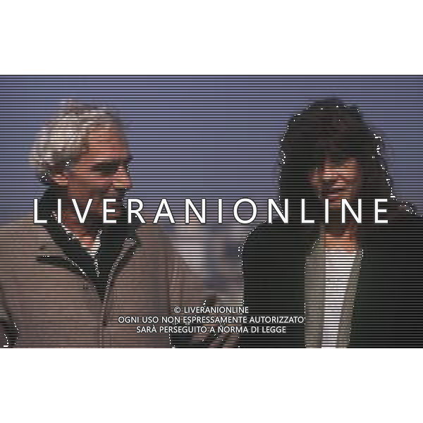 RETROSPETTIVA GIAN MARIA VOLONTE\' ATTORE NELLA FOTO GIAN MARIA VOLONTE \' A MILANO NELL\'ANNO 1990 TERRAZZA MARTINI CON ANGELICA IPPOLITO AG ALDO LIVERANI SAS 