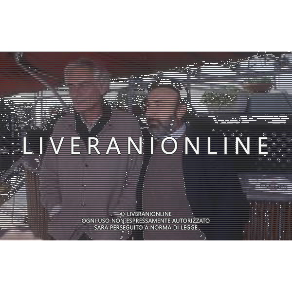 RETROSPETTIVA GIAN MARIA VOLONTE\' ATTORE NELLA FOTO GIAN MARIA VOLONTE \' A MILANO NELL\'ANNO 1990 TERRAZZA MARTINI CON GIANNI AMELIO AG ALDO LIVERANI SAS 