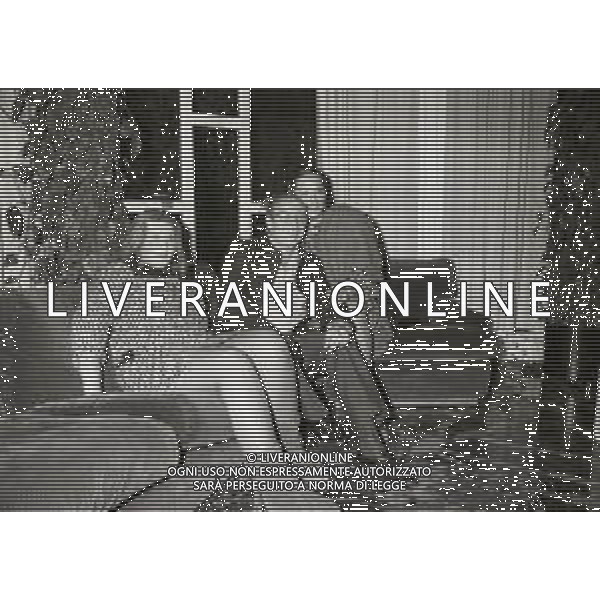 RETROSPETTIVA ENRICO MARIA SALERNO ATTORE NELLA FOTO ENRICO MARIA SALERNO NELL\'ANNO 1983 CON LA MOGLIE MARISA VALENTI E LA FIGLIA ALESSIA A SAINT VINCENT AG ALDO LIVERANI SAS