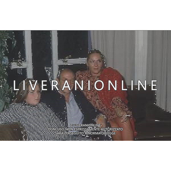 RETROSPETTIVA ENRICO MARIA SALERNO ATTORE NELLA FOTO ENRICO MARIA SALERNO NELL\'ANNO 1983 CON LA MOGLIE MARISA VALENTI E LA FIGLIA ALESSIA A SAINT VINCENT AG ALDO LIVERANI SAS
