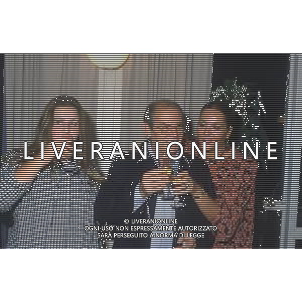 RETROSPETTIVA ENRICO MARIA SALERNO ATTORE NELLA FOTO ENRICO MARIA SALERNO NELL\'ANNO 1983 CON LA MOGLIE MARISA VALENTI E LA FIGLIA ALESSIA A SAINT VINCENT AG ALDO LIVERANI SAS