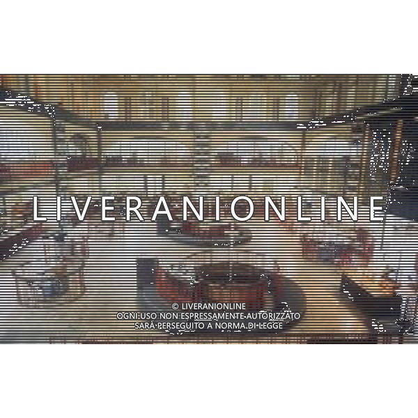 MILANO- 1985 Borsa Italiana: quotazioni in tempo reale, analisi, andamenti e ultime notizie della finanza su Azioni, Indici, ETF, ETC, CW, Fondi, Obbligazioni, Derivati. AG ALDO LIVERANI SAS