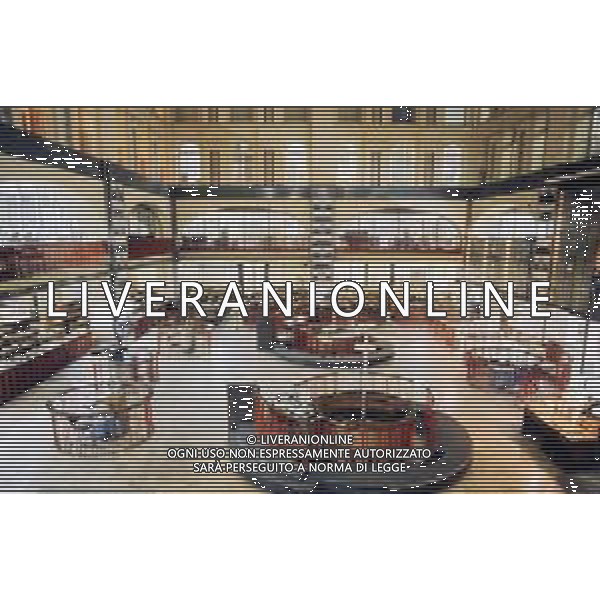 MILANO- 1985 Borsa Italiana: quotazioni in tempo reale, analisi, andamenti e ultime notizie della finanza su Azioni, Indici, ETF, ETC, CW, Fondi, Obbligazioni, Derivati. AG ALDO LIVERANI SAS