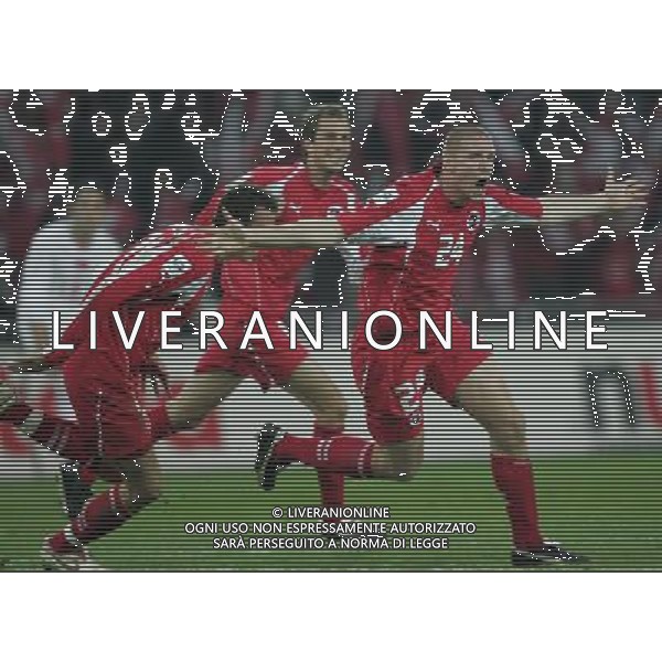 Berna 12 novembre 2005 Svizzera - Turchia play-off qualificazioni mondiali Germania 2006 nella foto: esultanza dopo il gol di Senderos Philippe foto Andry / Ag. Aldo Liverani