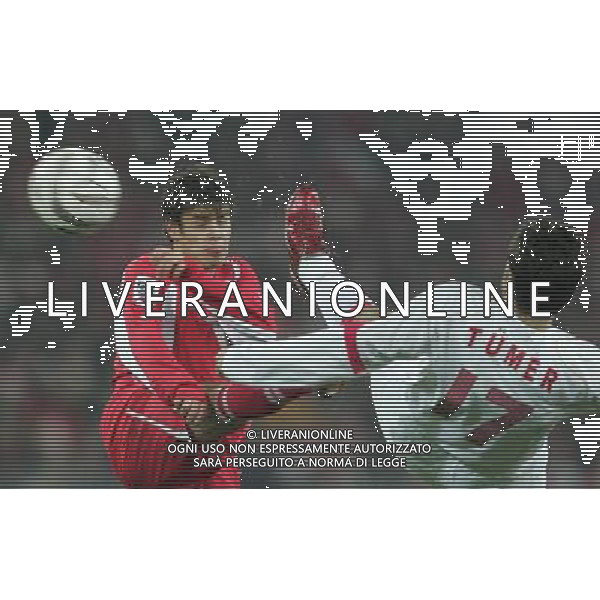 Berna 12 novembre 2005 Svizzera - Turchia play-off qualificazioni mondiali Germania 2006 nella foto: Barnetta Tranquillo e Tumer Metin foto Andry / Ag. Aldo Liverani