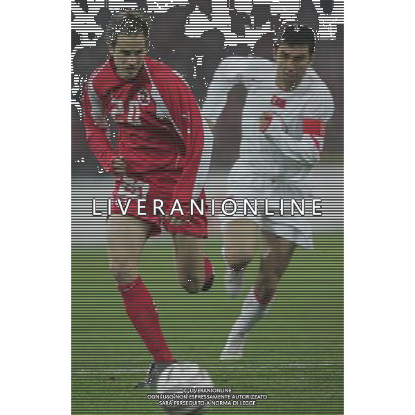 Berna 12 novembre 2005 Svizzera - Turchia play-off qualificazioni mondiali Germania 2006 nella foto: Muller Patrick e Hakan Sukur foto Andry / Ag. Aldo Liverani