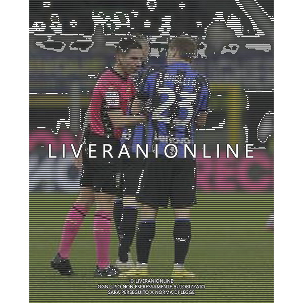 ARBITRO FEDERICO DIONISI CON NICOLO\' BARELLA - INTER vs UDINESE Campionato Calcio Serie A TIM 18-02-2023 ©PAOLO GIAMPIETRI / AGENZIA ALDO LIVERANI SAS
