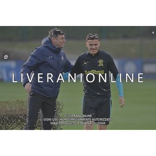 TVRG Allenamento Inter nella foto Javier Zanetti vicepresidente Inter SX e Kristjan Asllani (Inter) DX Appiano Gentile (CO) 21-02-2023 Centro sportivo Suning in memoria di Angelo Moratti - La Pinetina Allenamento Inter in preparazione della gara di andata contro il Porto valevole per gli ottavi di finale della UEFA Champions League foto Roberto Garavaglia/ag. Aldo Liverani sas/ AGENZIA ALDO LIVERANI SAS