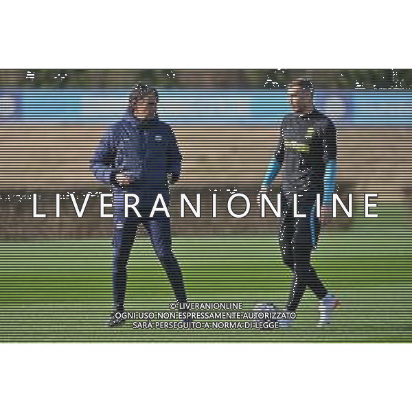 TVRG Allenamento Inter nella foto Simone Inzaghi allenatore Inter SX e Edin Dzeko (Inter) DX Appiano Gentile (CO) 21-02-2023 Centro sportivo Suning in memoria di Angelo Moratti - La Pinetina Allenamento Inter in preparazione della gara di andata contro il Porto valevole per gli ottavi di finale della UEFA Champions League foto Roberto Garavaglia/ag. Aldo Liverani sas/ AGENZIA ALDO LIVERANI SAS