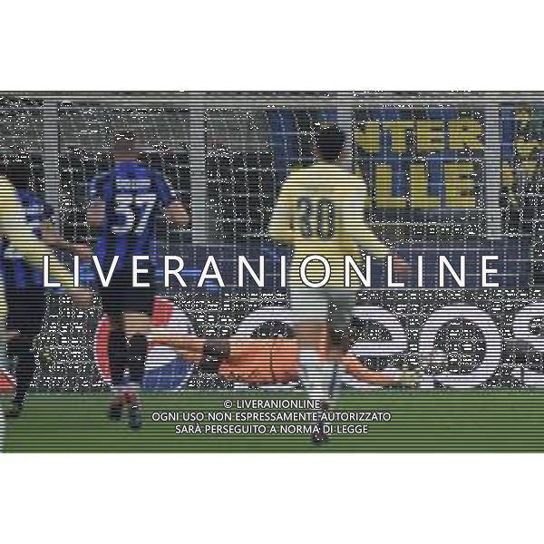 Andre\' Onana (Inter) parata sullo 0 a 0 Inter vs Porto Milano 22-02-2023 Stadio Giuseppe Meazza - San Siro UEFA Champions League ottavi di finale - gara di andata foto Roberto Garavaglia/ag. Aldo Liverani sas / AGENZIA ALDO LIVERANI SAS