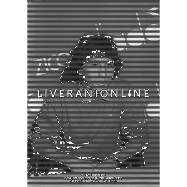 RETROSPETTIVA ZICO PSEUDONIMO DI ARTHUR ANTUNES COIMBRA CALCIATORE NELLA FOTO ZICO CON A MILANO NELL\'ANNO 1983  AG ALDO LIVERANI SAS 