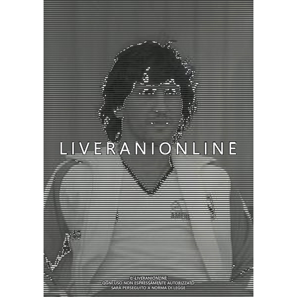 RETROSPETTIVA ZICO PSEUDONIMO DI ARTHUR ANTUNES COIMBRA CALCIATORE NELLA FOTO ZICO CON LA MAGLIA DELL\'UDINSE CALCIO NELL\'ANNO 1983-1984 AG ALDO LIVERANI SAS