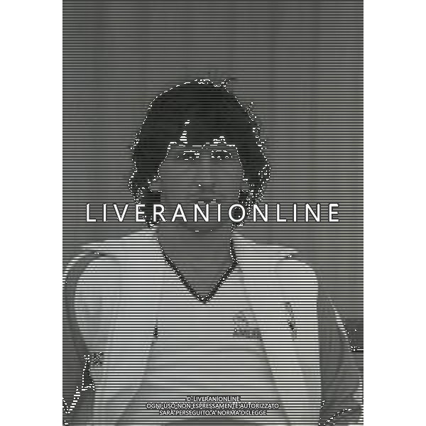 RETROSPETTIVA ZICO PSEUDONIMO DI ARTHUR ANTUNES COIMBRA CALCIATORE NELLA FOTO ZICO CON LA MAGLIA DELL\'UDINSE CALCIO NELL\'ANNO 1983-1984 AG ALDO LIVERANI SAS