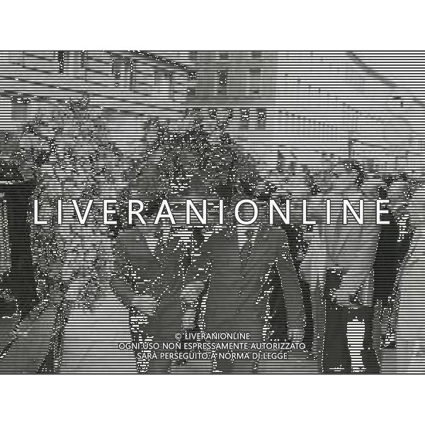 1983 MILANO FUNERALI DI ANDREA RIZZOLI-EDITORE PRODUTTORE CINEMATOGRAFICO E DIRIGENTE SPORTIVO NELLA FOTO I FUNERALI DI ANDREA RIZZOLI A MILANO NELL\'ANNO 1983 AG ALDO LIVERANI SAS