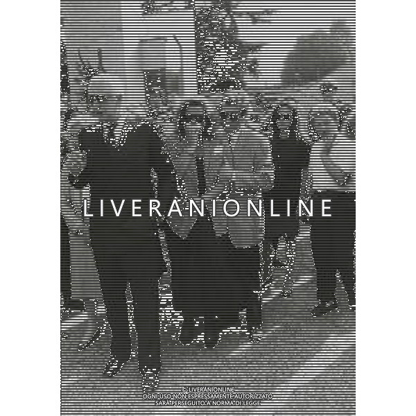 1987 MILANO CIMITERO MONUMENTALE FUNERALI DI ISABELLA RIZZOLI NELLA FOTO I FUNERALI DI ISABELLA RIZZOLI -LJUBA RIZZOLI AG ALDO LIVERANI SAS