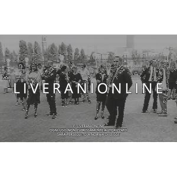 1987 MILANO CIMITERO MONUMENTALE FUNERALI DI ISABELLA RIZZOLI NELLA FOTO I FUNERALI DI ISABELLA RIZZOLI AG ALDO LIVERANI SAS
