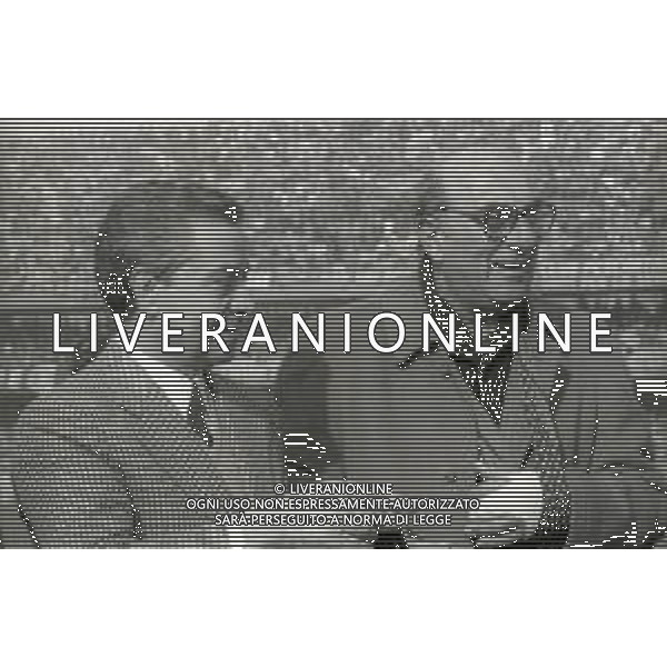 RETROSPETTIVA LAMBERTO MAZZA PRESIDENTE UDINESE CALCIO NELLA FOTO LAMBERTO MAZZA A VERONA PRIMA DELLA PARTITA VERONA-UDINESE PER UNA PREMIAZIONE NELL\'ANNO 1983 CON CELESTINO GUIDOTTI PRESIDENTE VERONA CALCIO AG ALDO LIVERANI SAS