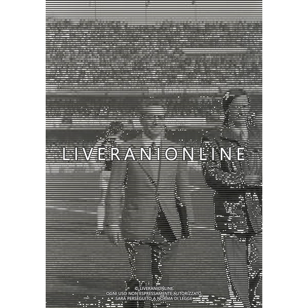 RETROSPETTIVA LAMBERTO MAZZA PRESIDENTE UDINESE CALCIO NELLA FOTO LAMBERTO MAZZA A VERONA PRIMA DELLA PARTITA VERONA-UDINESE PER UNA PREMIAZIONE NELL\'ANNO 1983 AG ALDO LIVERANI SAS