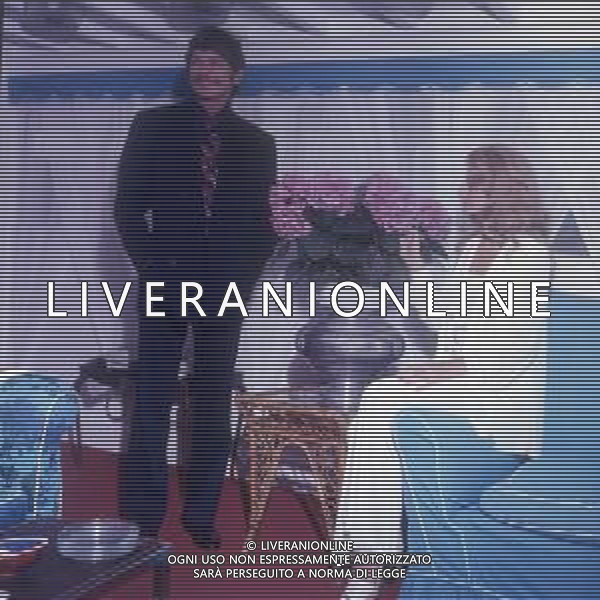 RETROSPETTIVA CHARLES BRONSON ATTORE NELLA FOTO CHARLES BRONSON CON JILL IRELAND A CANNES NELL\'ANNO 1973 AG ALDO LIVERANI SAS